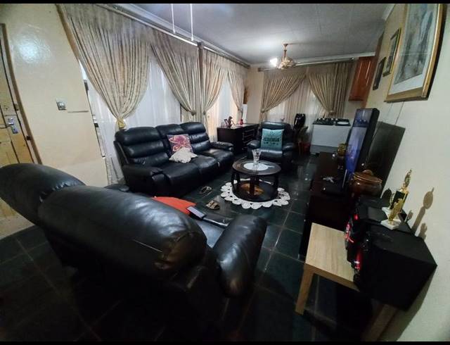 3 BEDROOM HOUSE FOR SALE IN IMBALI